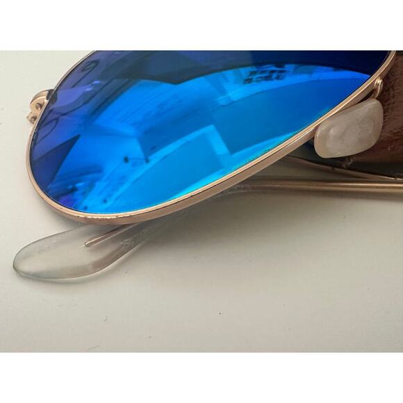 Ray-Ban RB3025 Gold Frame with Blue Mirror Flash Lenses main image 12